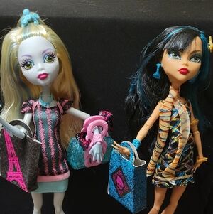 G1 Monster High Scaris Lagoona Blue & Cleo De Nile Euc Only Displayef